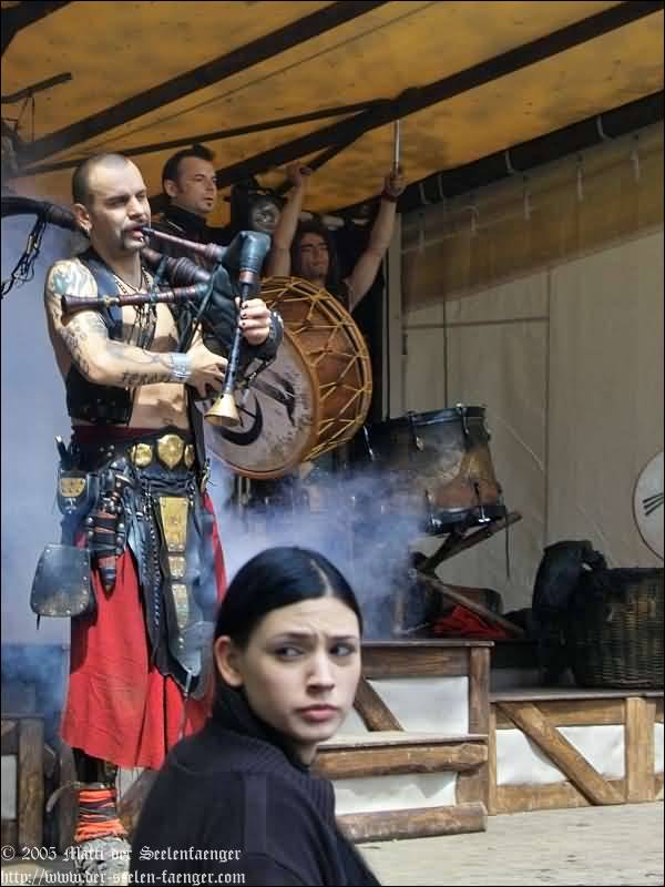 090
